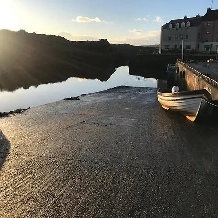 The Old Boathouse At Harbour * Bunbeg