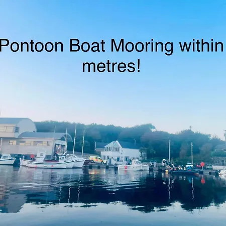 The Old Boathouse At Harbour * 번베그