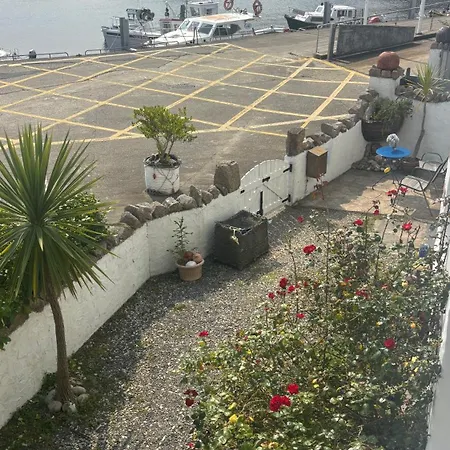 The Old Boathouse At Harbour Apartment